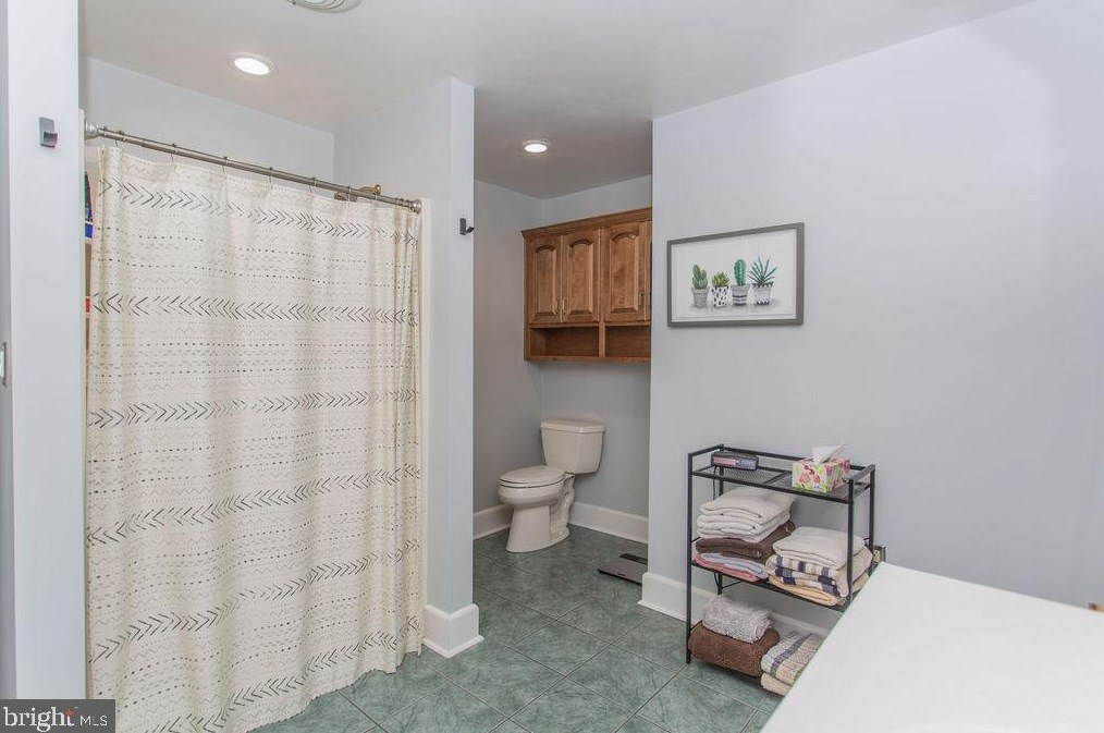 764 Floral Ave, Chambersburg PA  17201-2726 exterior