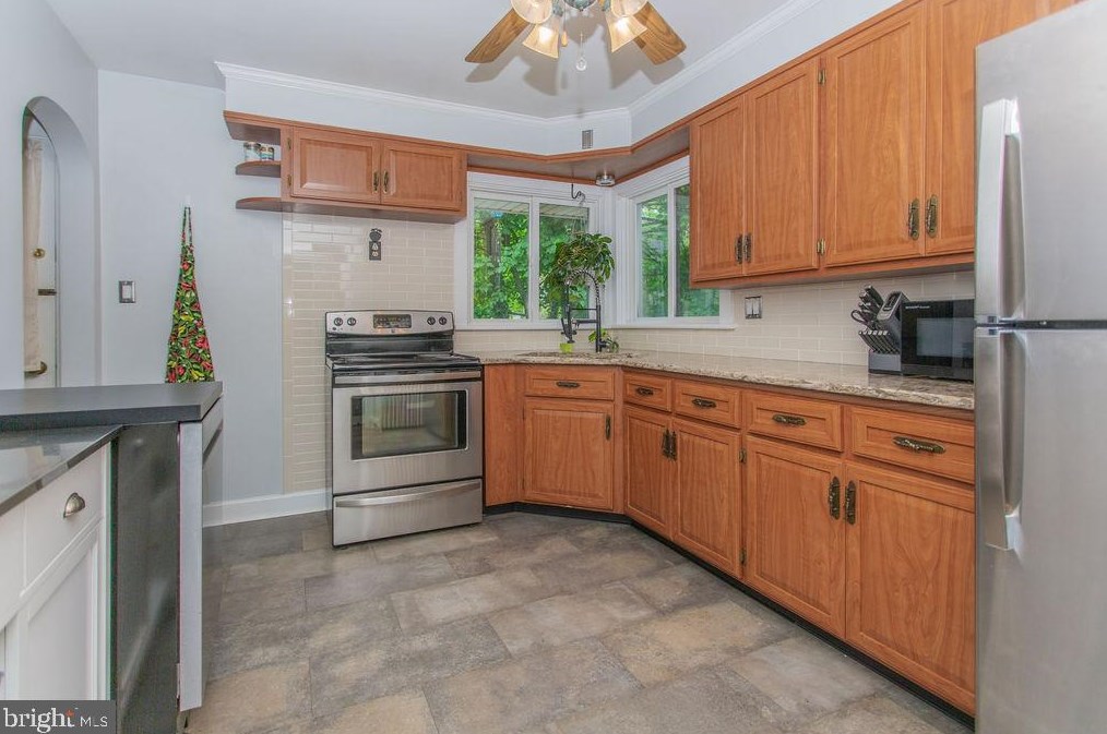 764 Floral Ave, Chambersburg PA  17201-2726 exterior