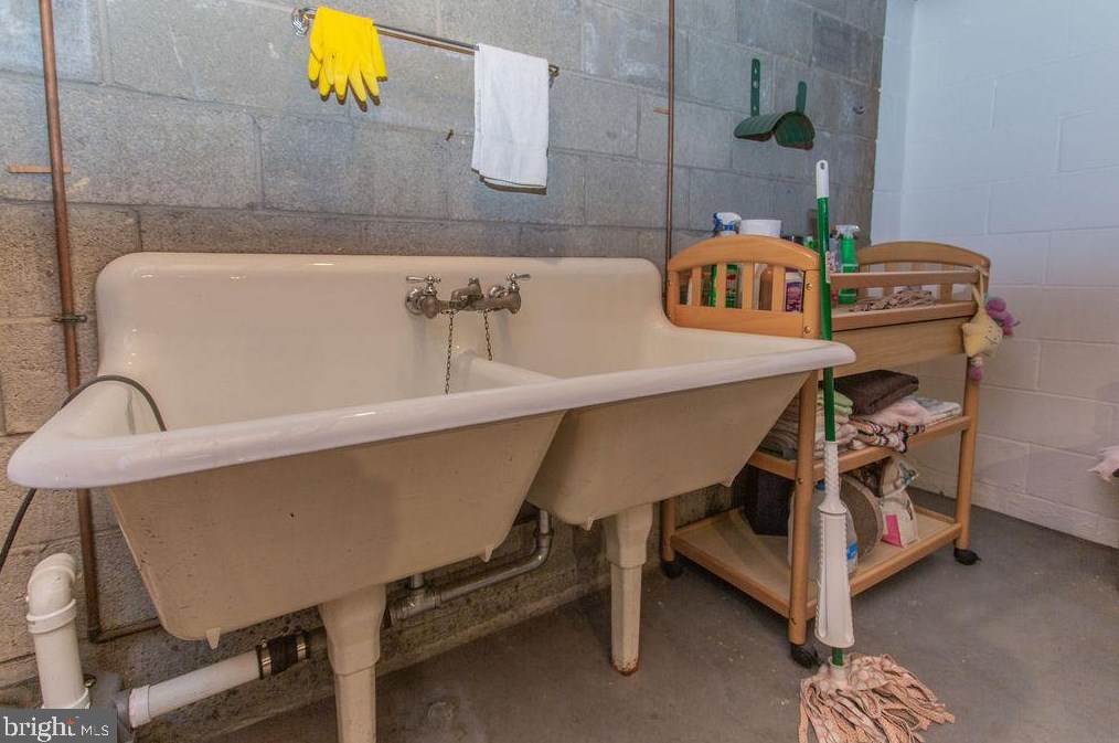 764 Floral Ave, Chambersburg PA  17201-2726 exterior