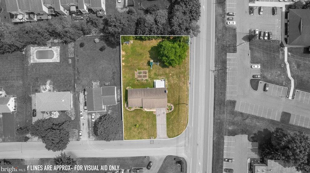 15 Jackson Dr, Chambersburg PA  17201-8962 exterior