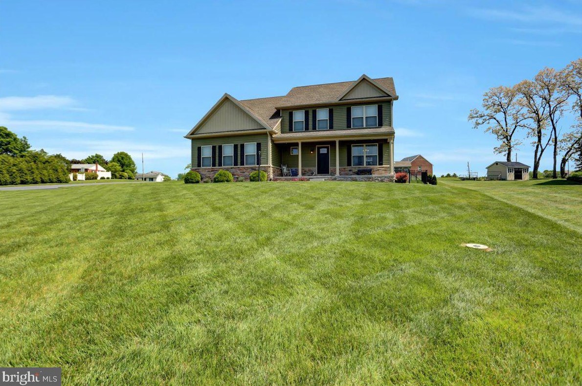 1416 Galitzin Dr, Chambersburg, PA 17202