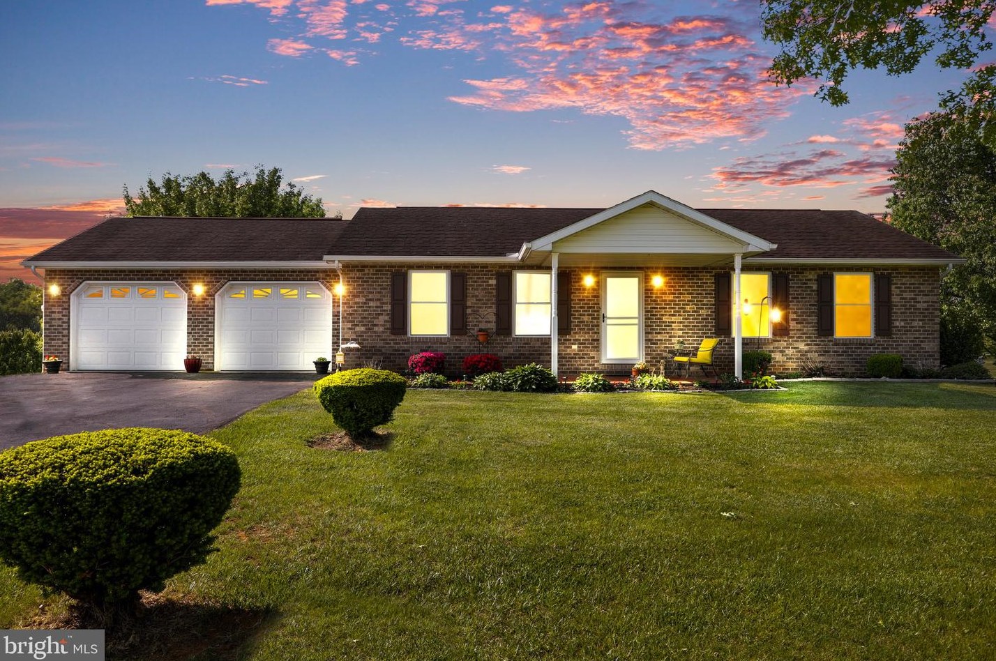 2954 Clay Hill Rd, Roadside, PA 17268-8669