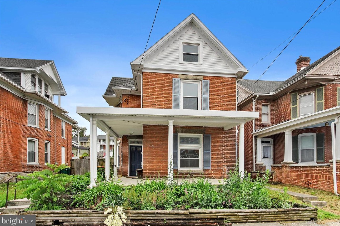 215 S Potomac St, Roadside, PA 17268