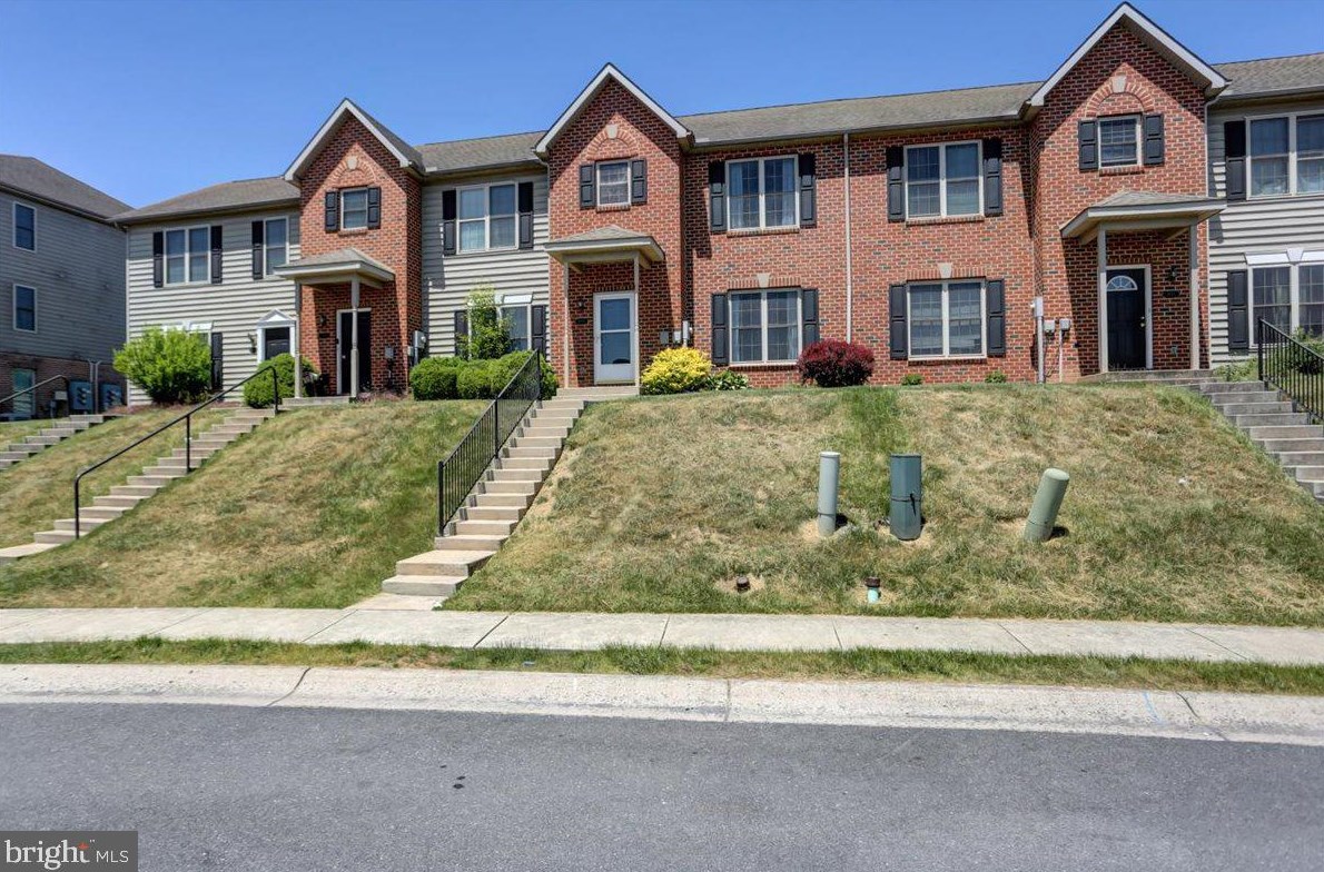 1953 Ashley Dr #129, Chambersburg, PA 17201
