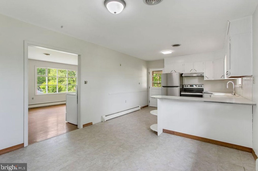 2796 Johnson Dr, Chambersburg PA  17201-8791 exterior