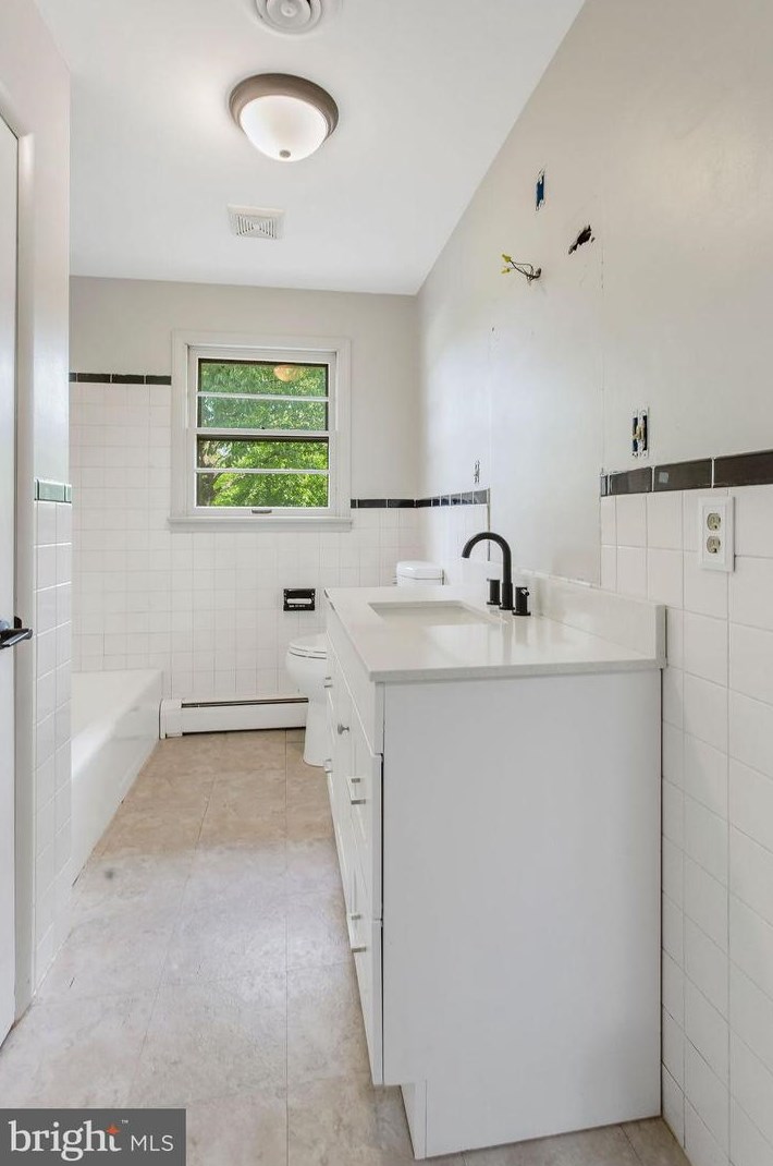 2796 Johnson Dr, Chambersburg PA  17201-8791 exterior