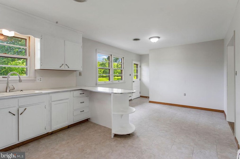 2796 Johnson Dr, Chambersburg PA  17201-8791 exterior