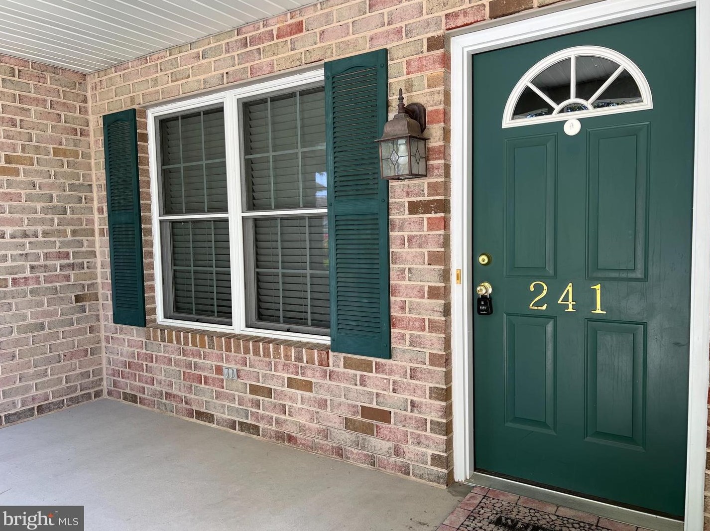 241 Lantern Ln, Chambersburg, PA 17201