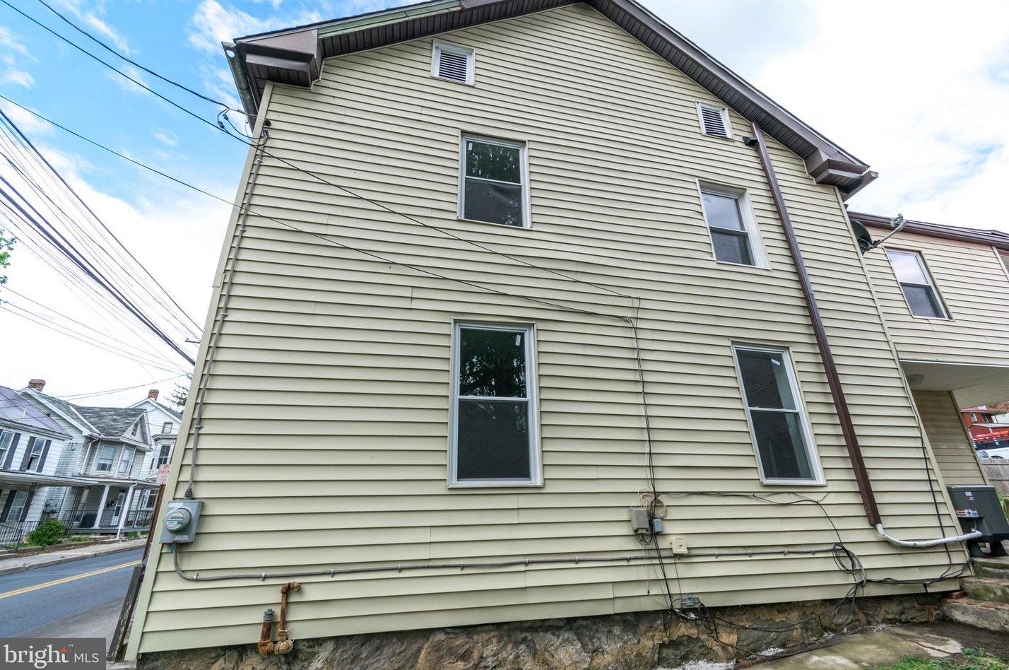 117 N Church St, Roadside, PA 17268