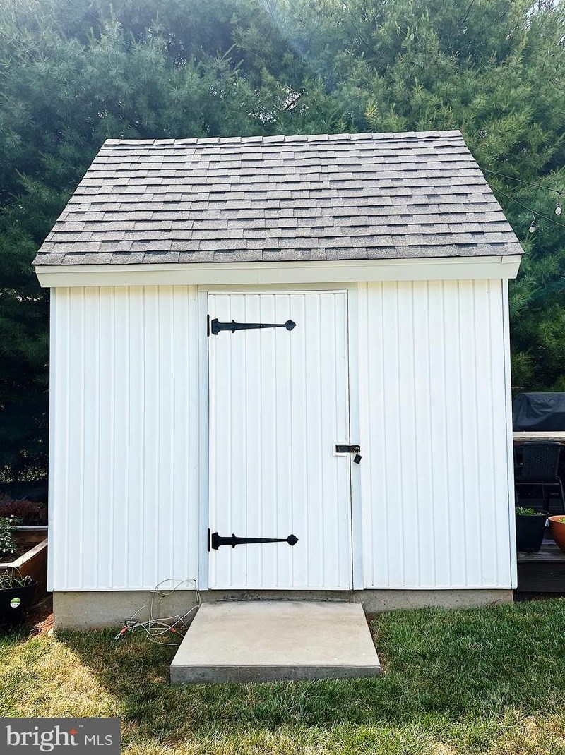 2172 Lincoln Way, Chambersburg PA  17202-3356 exterior