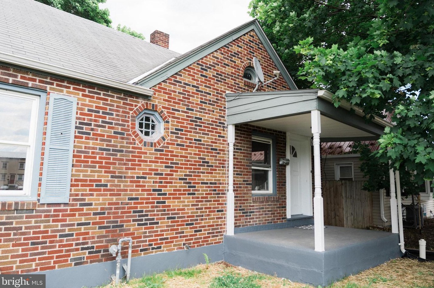 565 Wayne Ave, Chambersburg, PA 17201-3720