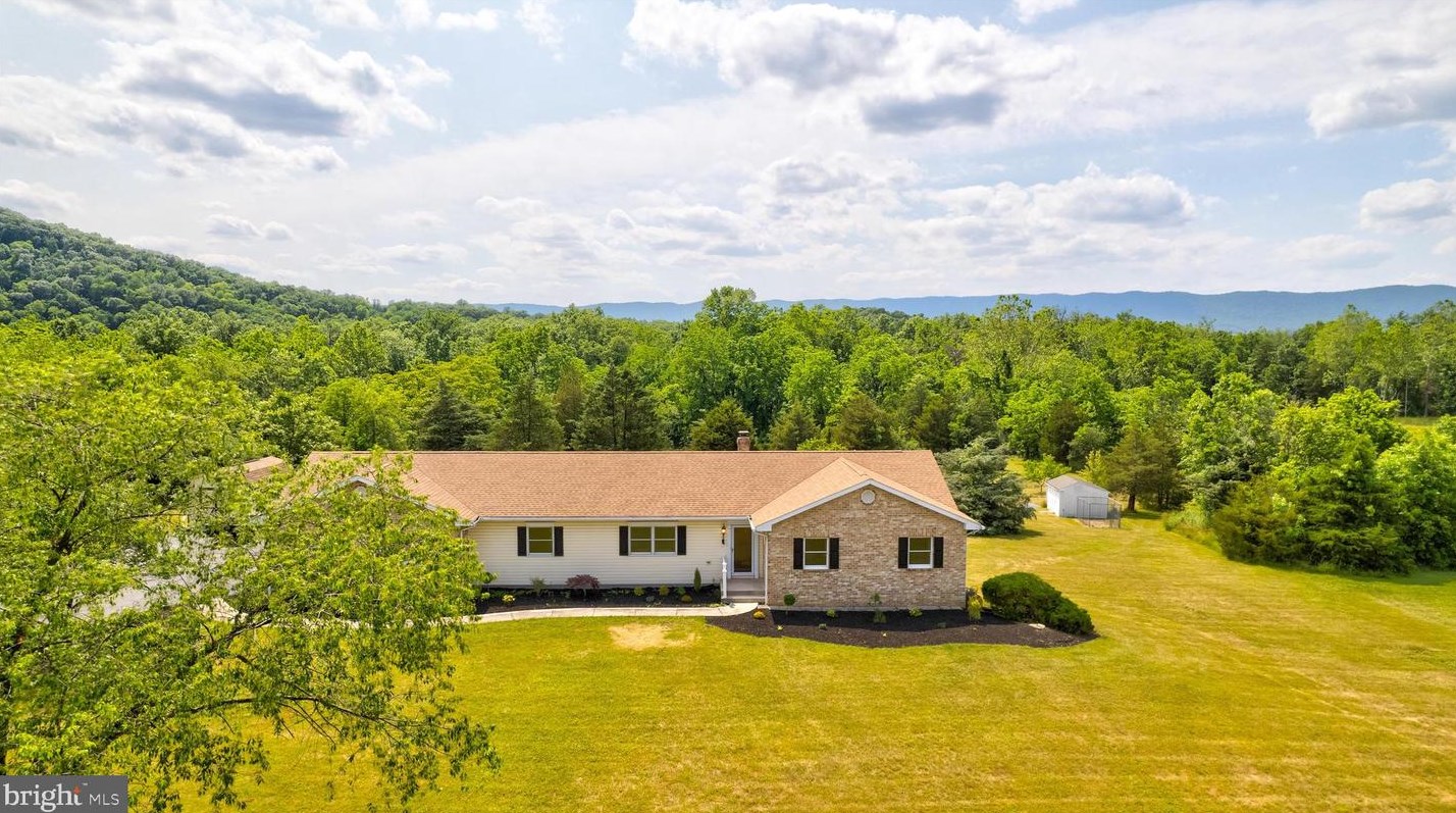 11181 Fort Loudon Rd, Dickey, PA 17236-9735