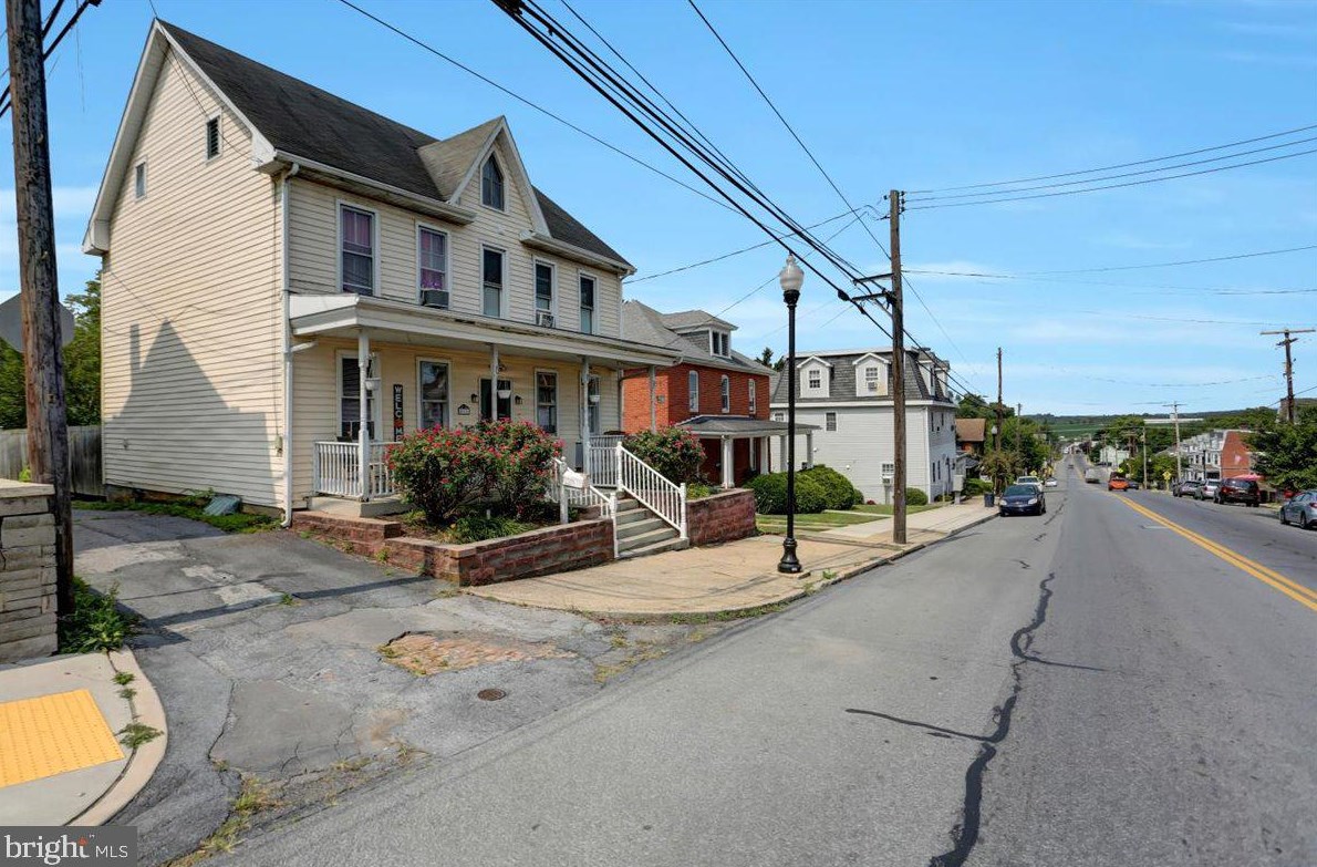 416 Main St, Roadside, PA 17268-1414