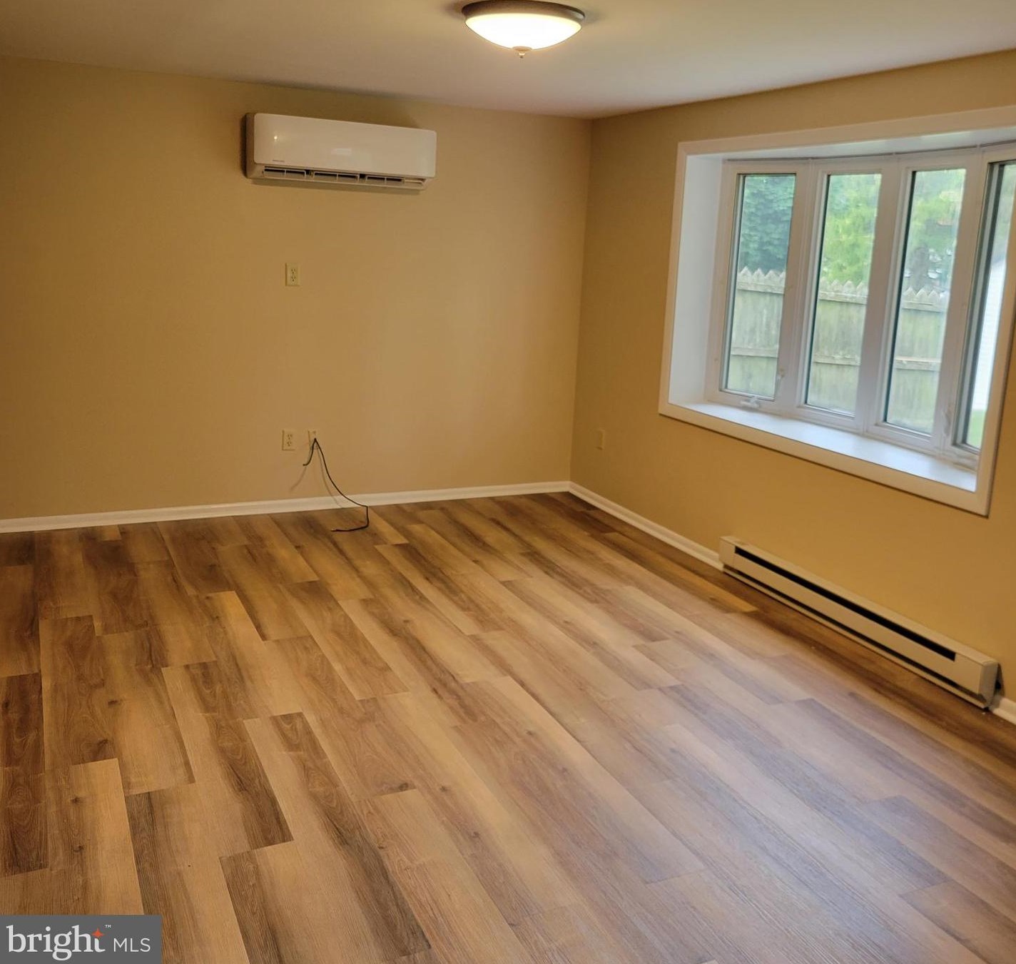 826 Maple St, Roadside, PA 17268-2232