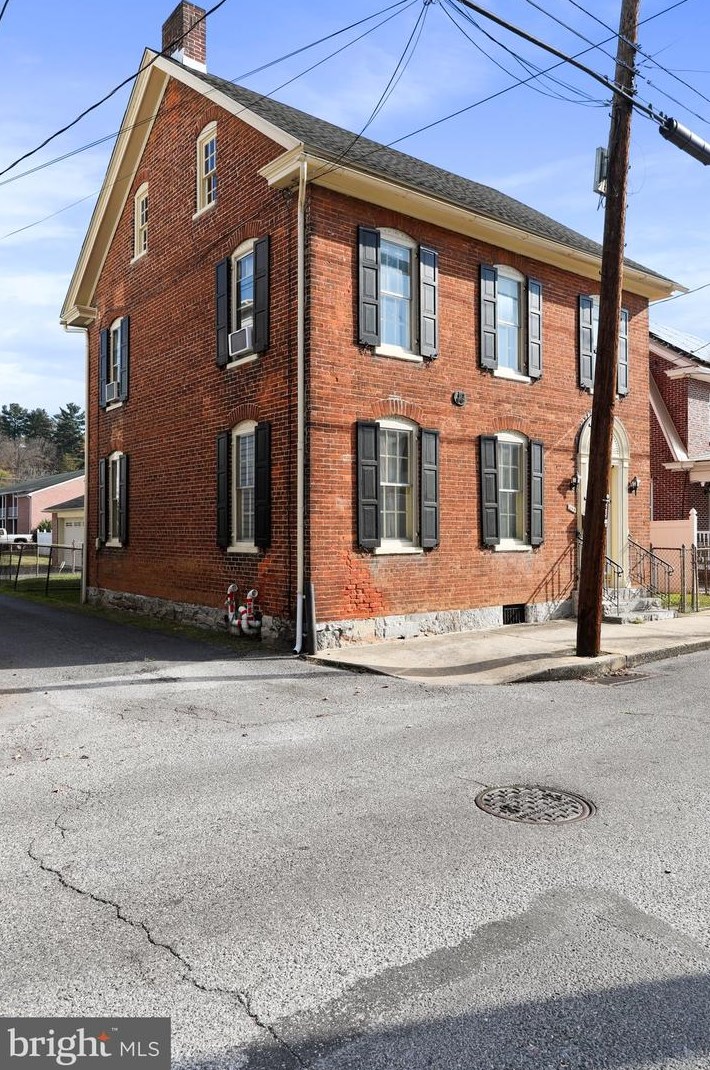 133 E E Second St, Roadside, PA 17268