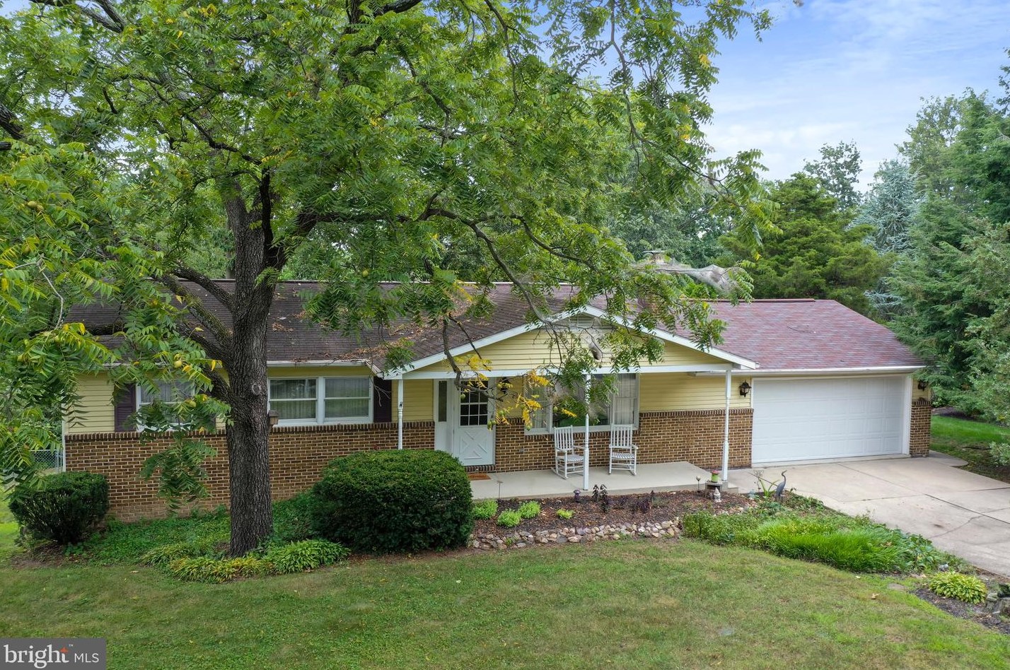 23 Buckingham Dr, Chambersburg, PA 17201-8757