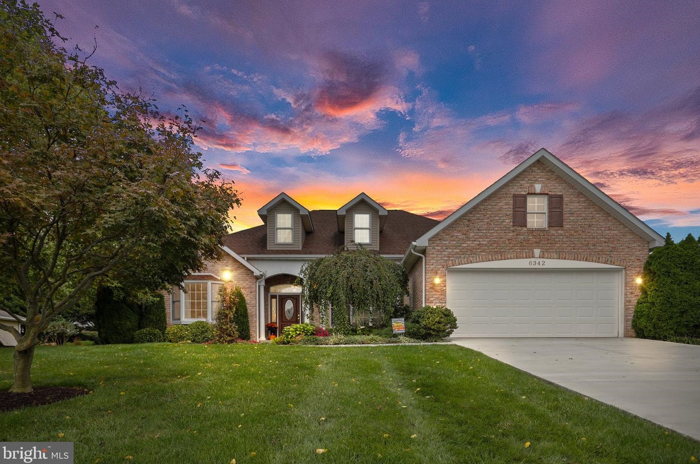 6342 Oak Leaf Ln, Fayetteville, PA 17222-9451