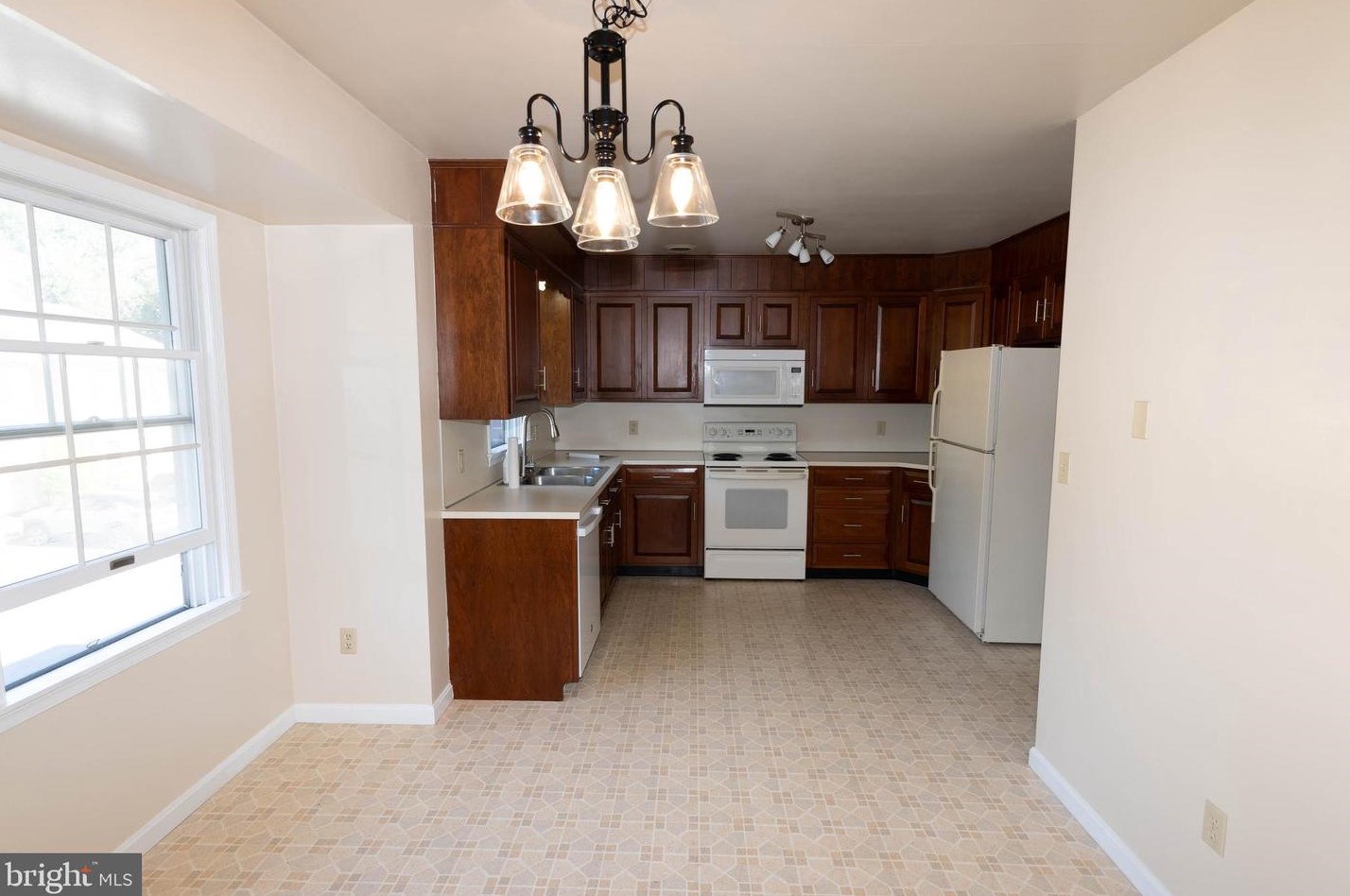 321 Valley View Dr, Roadside, PA 17268