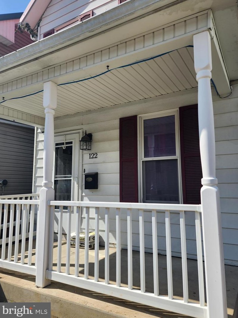 122 Hamilton Ave, Roadside, PA 17268-1408