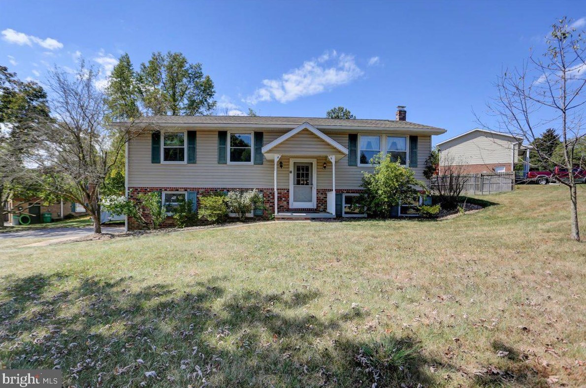 99 Jameslee Dr, Chambersburg, PA 17202-8224