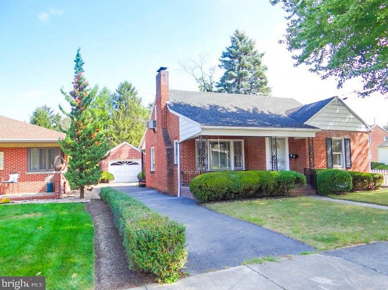 819 Lortz Ave, Chambersburg, PA 17201-2733
