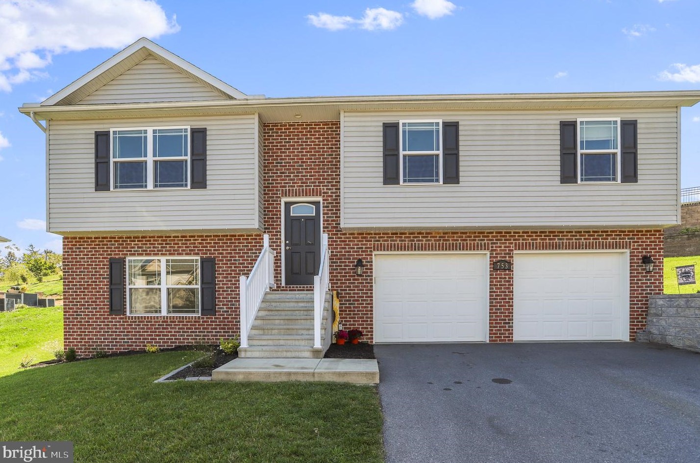 753 Golden Spring Dr, Roadside, PA 17268-2916