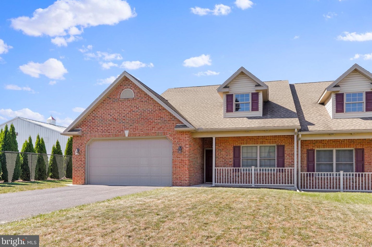 93 Monroe Dr, Chambersburg, PA 17201-7912