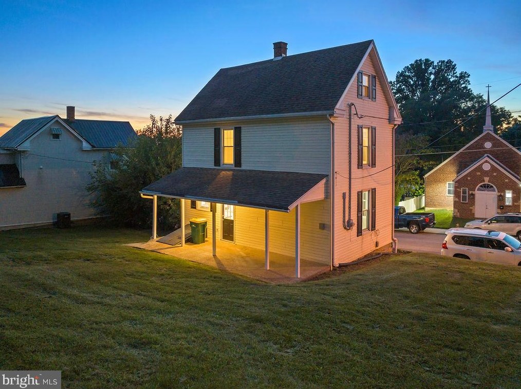 217 N Potomac St, Roadside, PA 17268