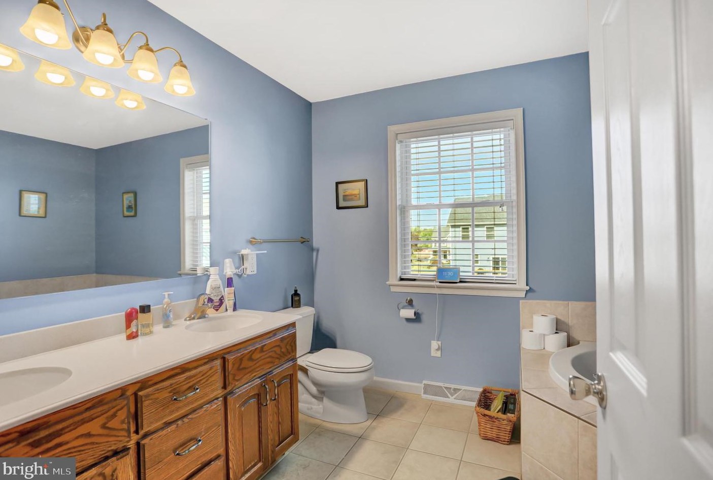 215 Cresthaven Dr, Fayetteville PA  17222-9377 exterior