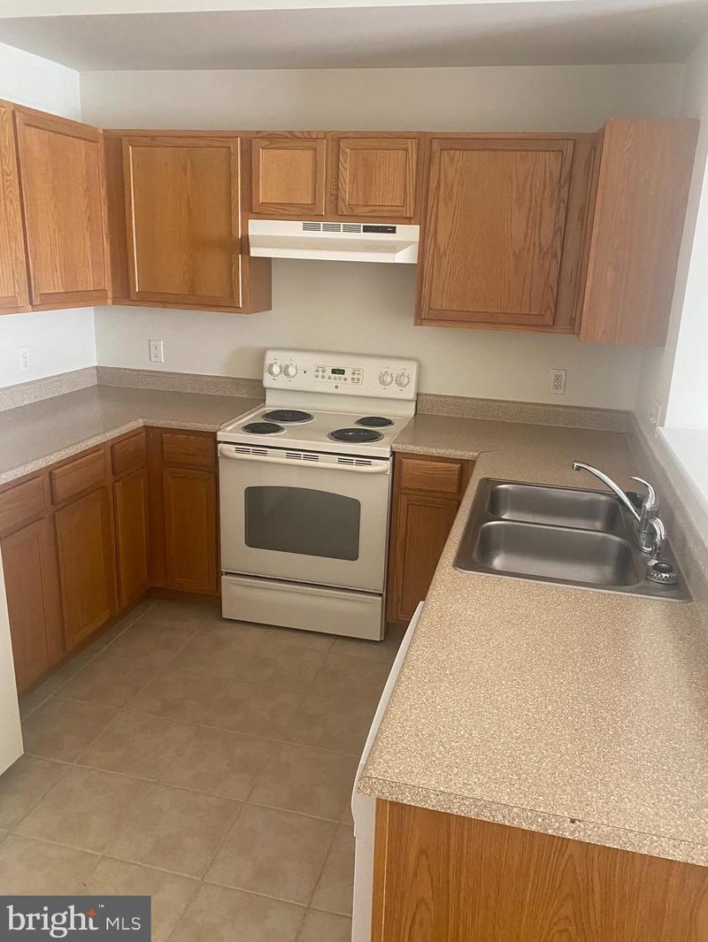 1931 Ashley Dr #2c, Chambersburg, PA 17201