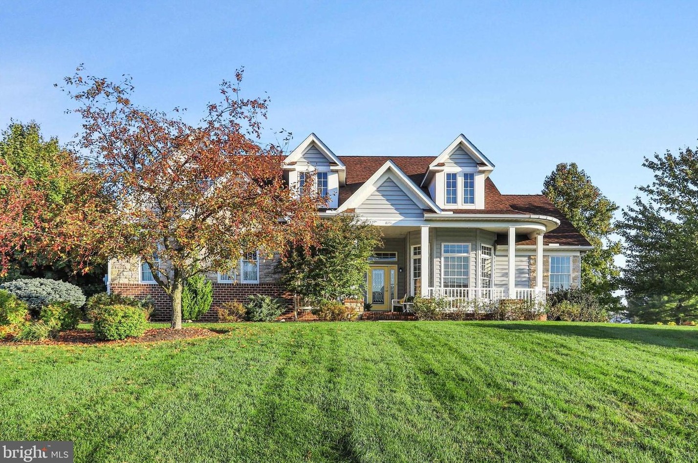 6351 Saucon Valley Dr, Fayetteville, PA 17222-9433