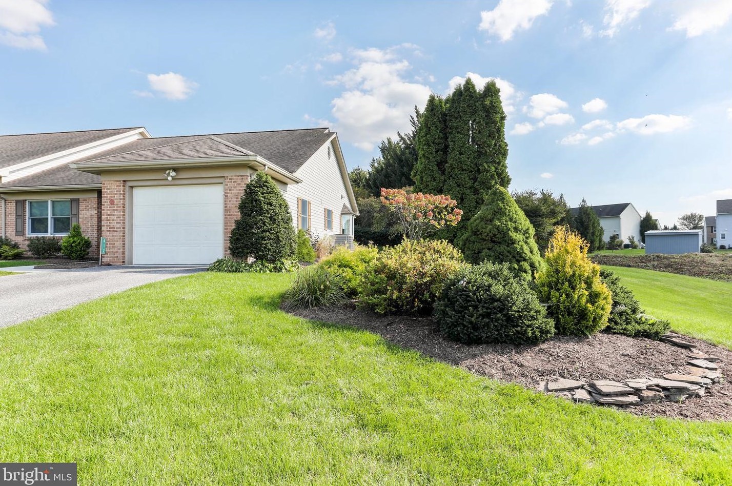 412 Benjamin Dr, Chambersburg, PA 17201-1490