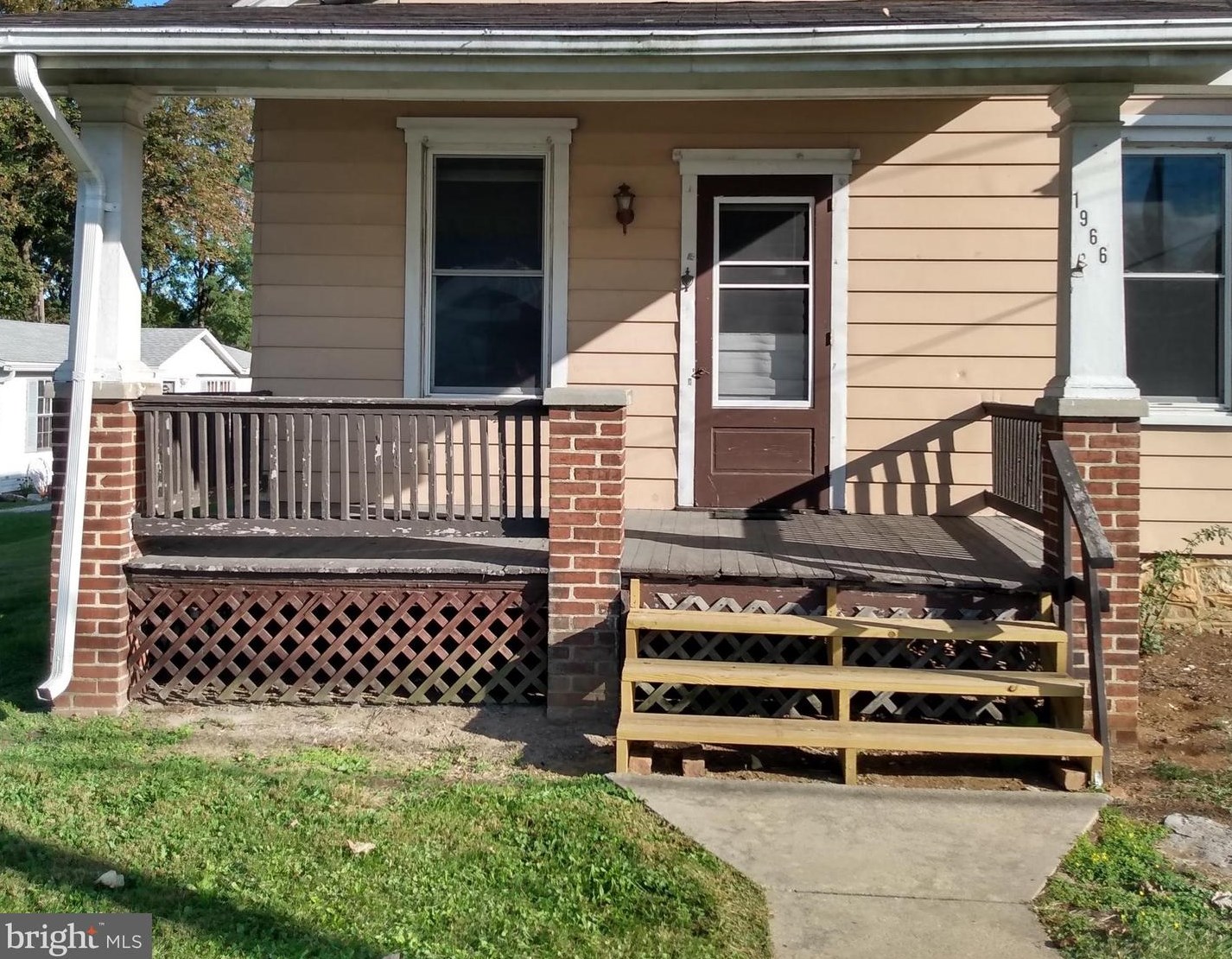 1966 Philadelphia Ave, Chambersburg PA  17201-1436 exterior