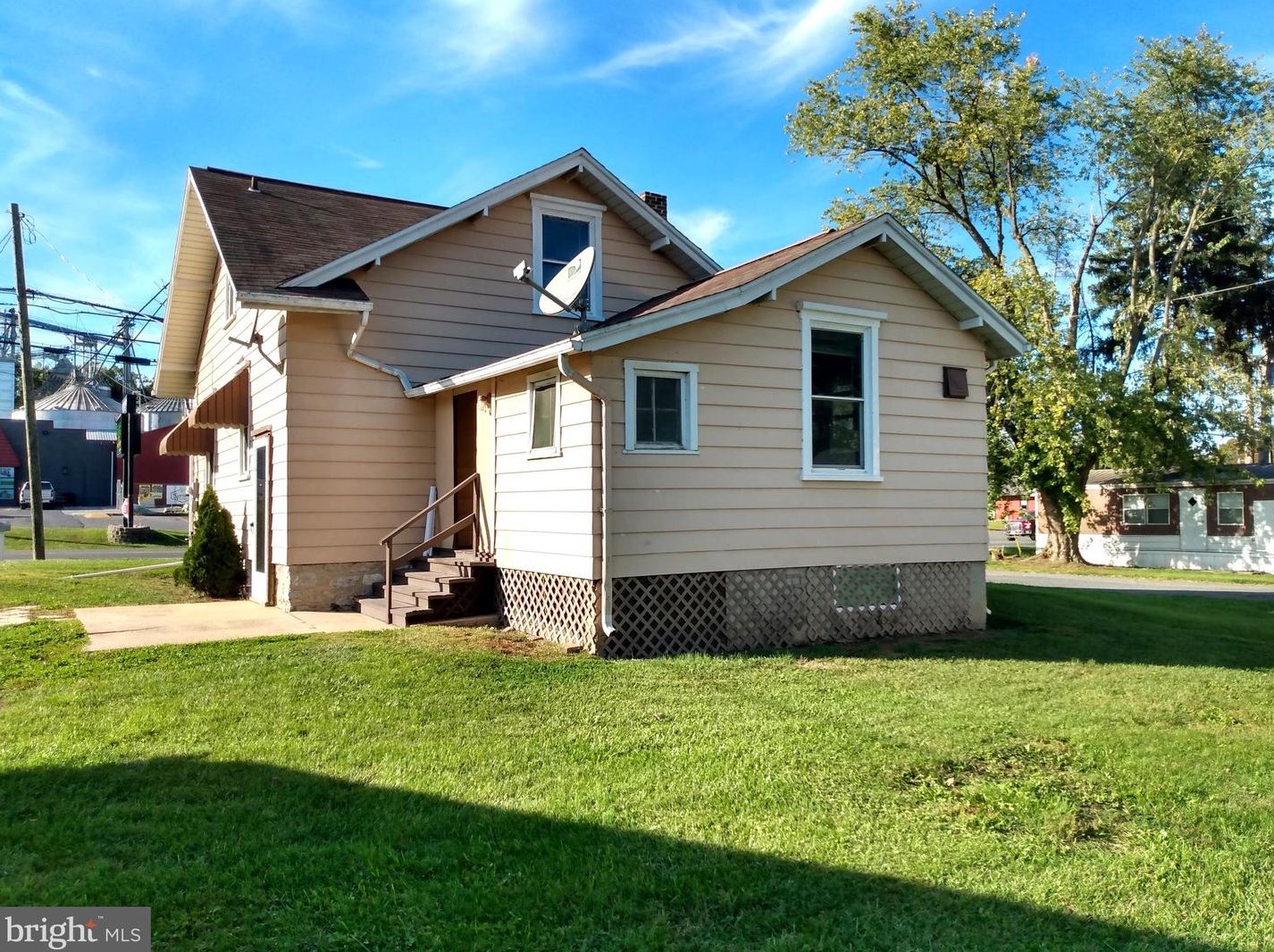 1966 Philadelphia Ave, Chambersburg PA  17201-1433 exterior