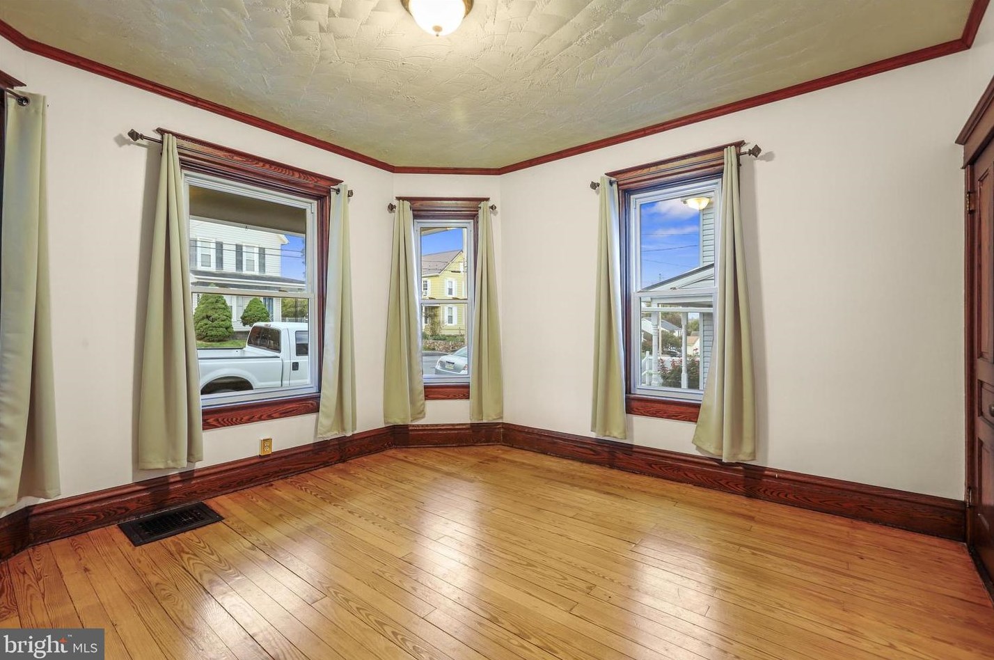 545 Center St, Chambersburg PA  17201-1109 exterior