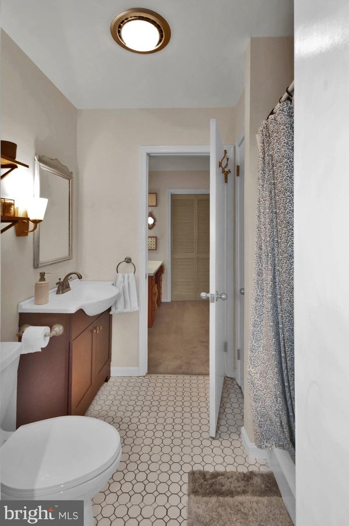 344 Coldbrook Ave, Chambersburg PA  17201-2718 exterior