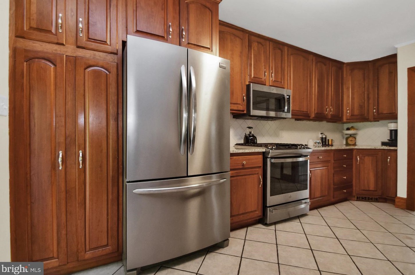 344 Coldbrook Ave, Chambersburg PA  17201-2718 exterior