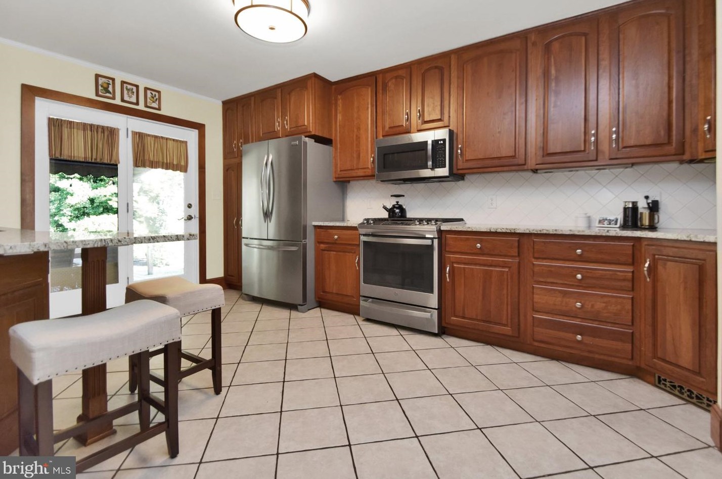 344 Coldbrook Ave, Chambersburg PA  17201-2718 exterior