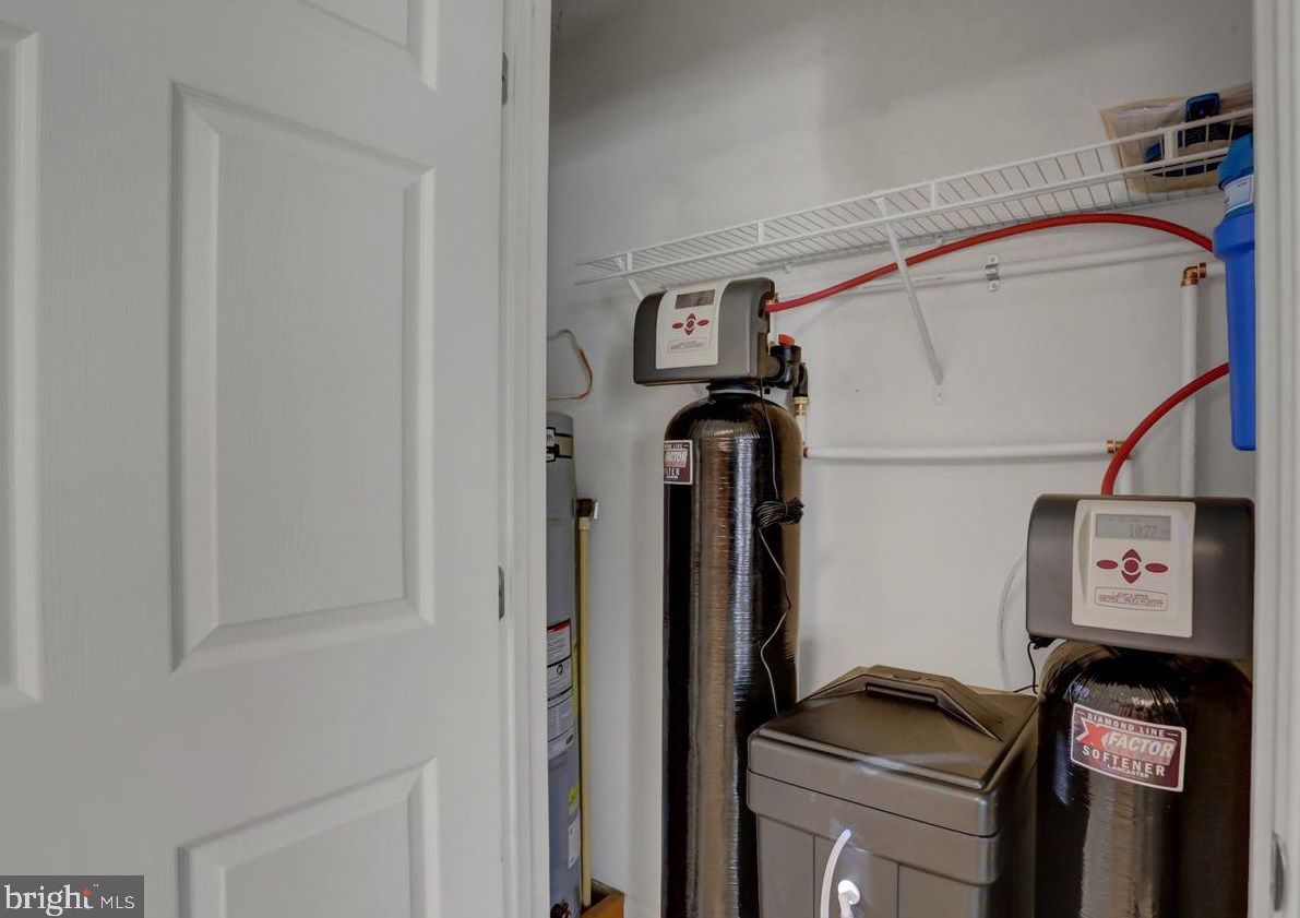 6084 Lincoln Way, Chambersburg PA  17202-8667 exterior