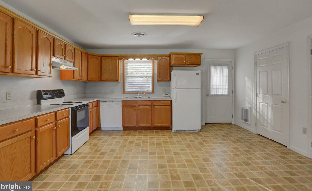 6084 Lincoln Way, Chambersburg PA  17202-8667 exterior