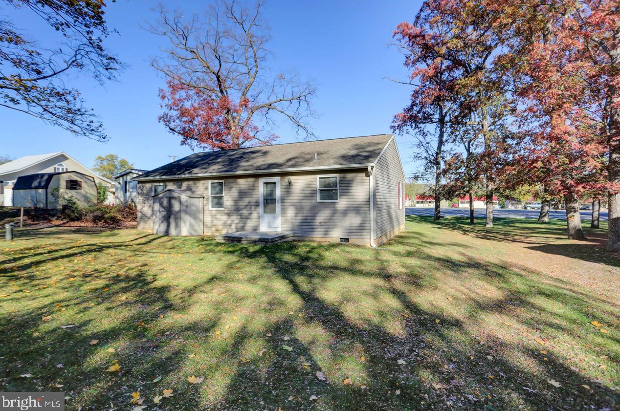 6084 Lincoln Way, Chambersburg PA  17202-8667 exterior