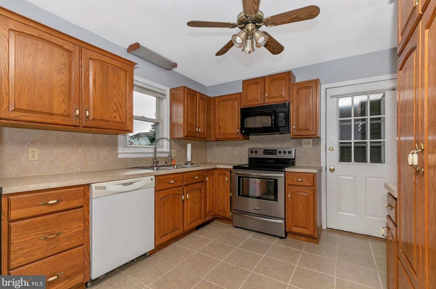 3346 Interchange Dr, Chambersburg PA  17202-9743 exterior