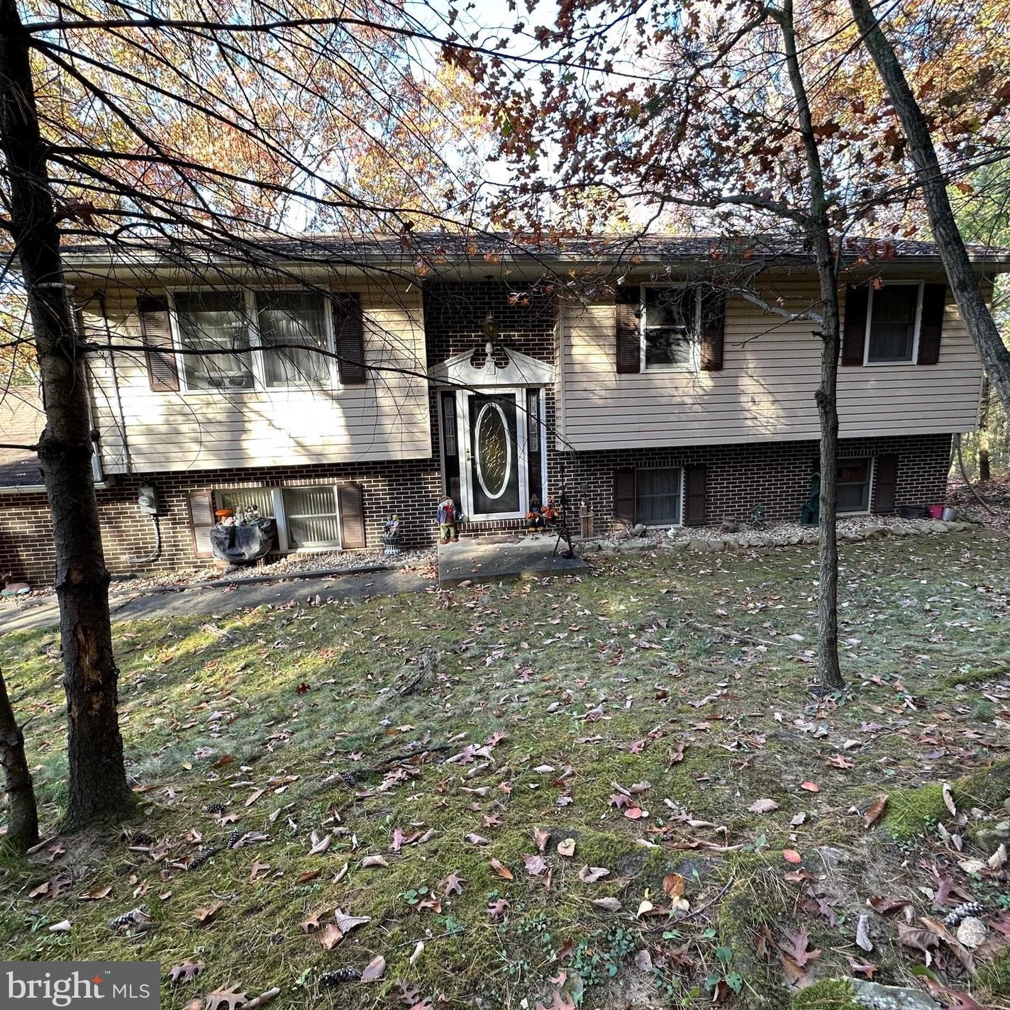 8190 Michaux Dr, Fayetteville, PA 17222-9586