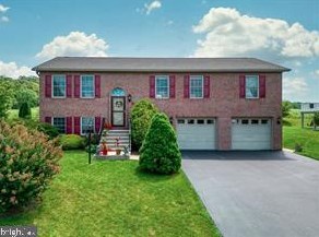 3822 Mountain Shadow Cir, Fayetteville, PA 17222