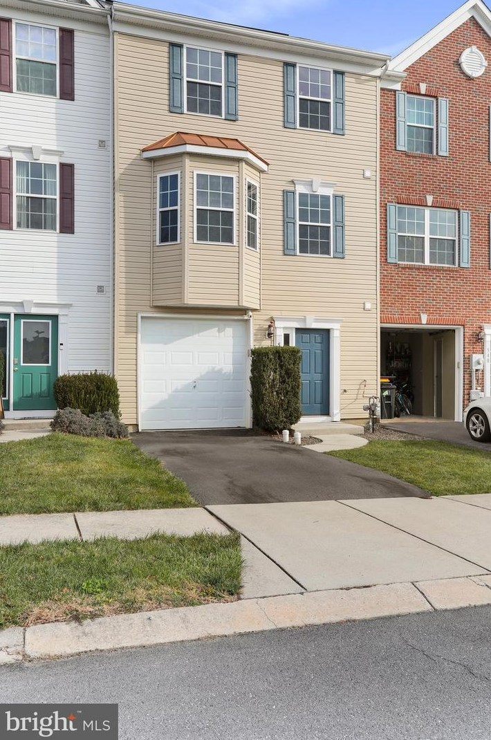 538 Abigail Ave, Roadside, PA 17268-7902