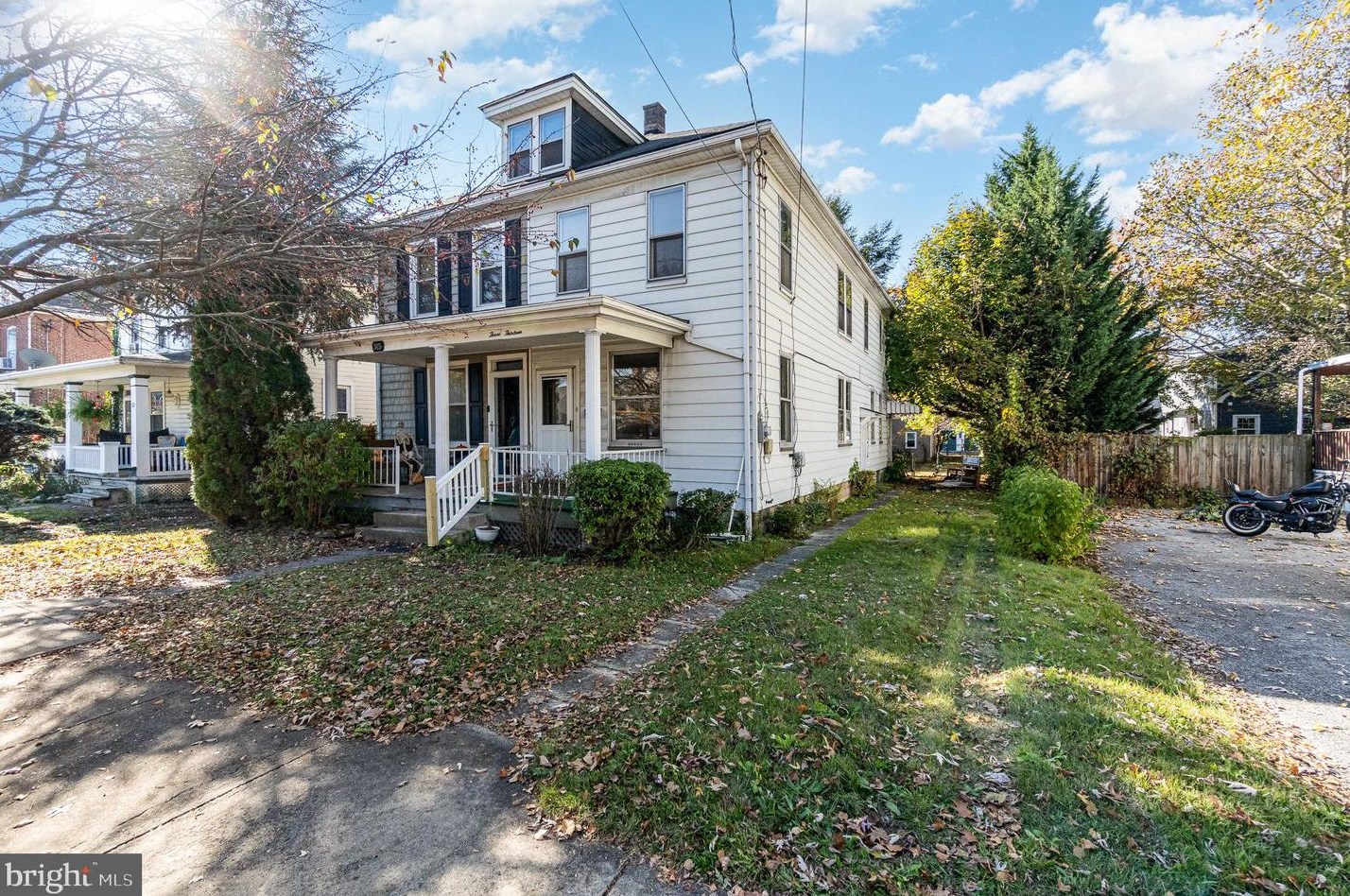 313 6th St, Chambersburg, PA 17201-2619