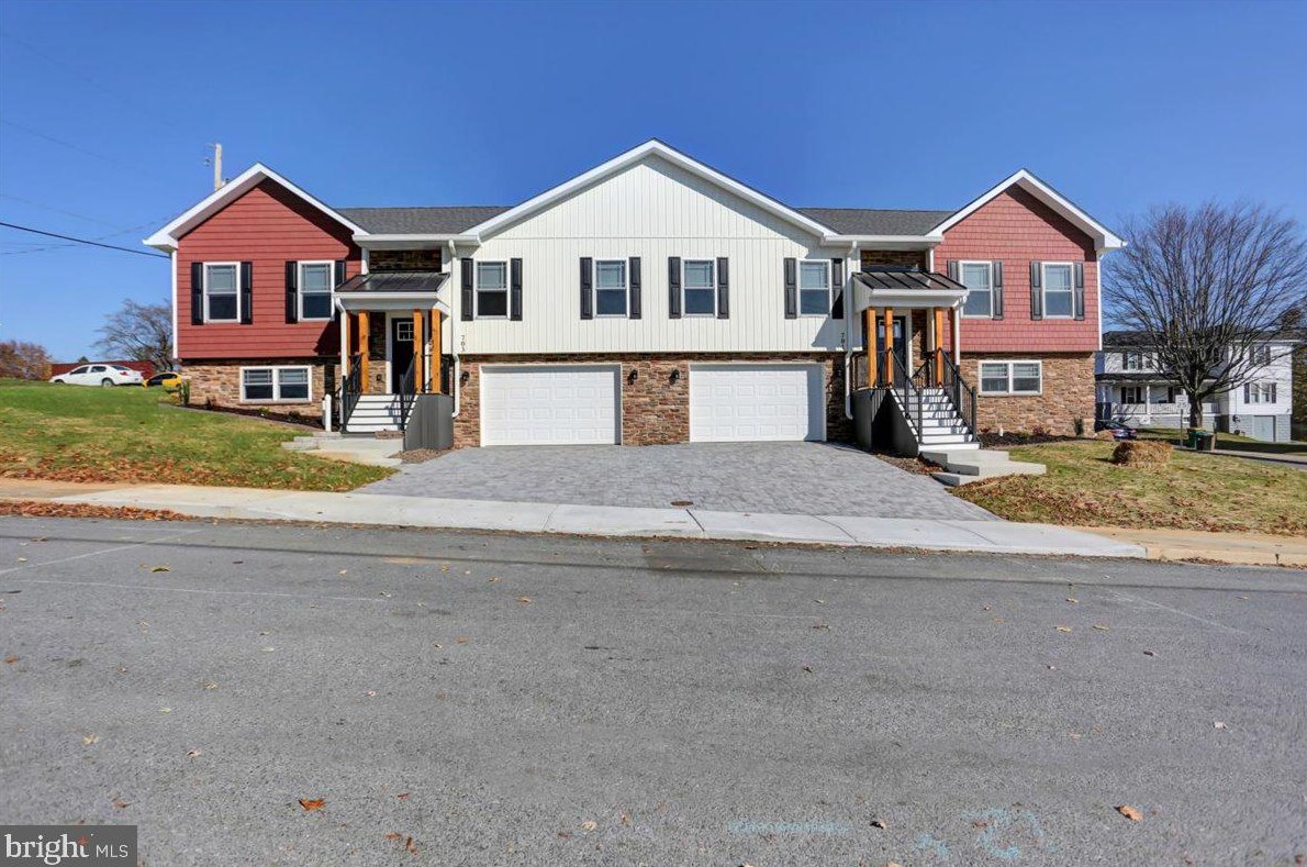701 W North St, Roadside, PA 17268