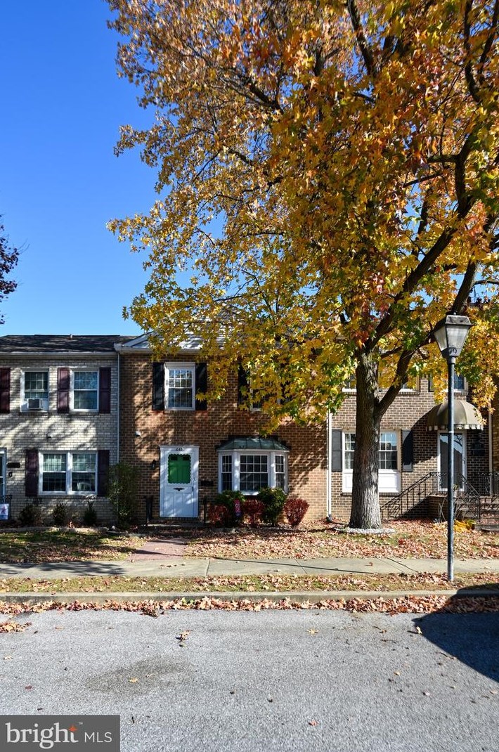 845 Woodlawn Dr, Chambersburg PA  17201-3838 exterior