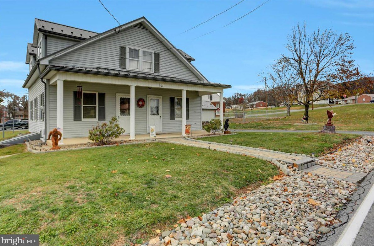 967 Coldspring Rd, Fayetteville, PA 17222-9754