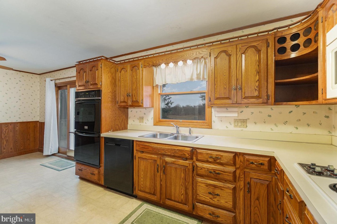 1528 Linden Rd, Chambersburg, PA 17202-8810